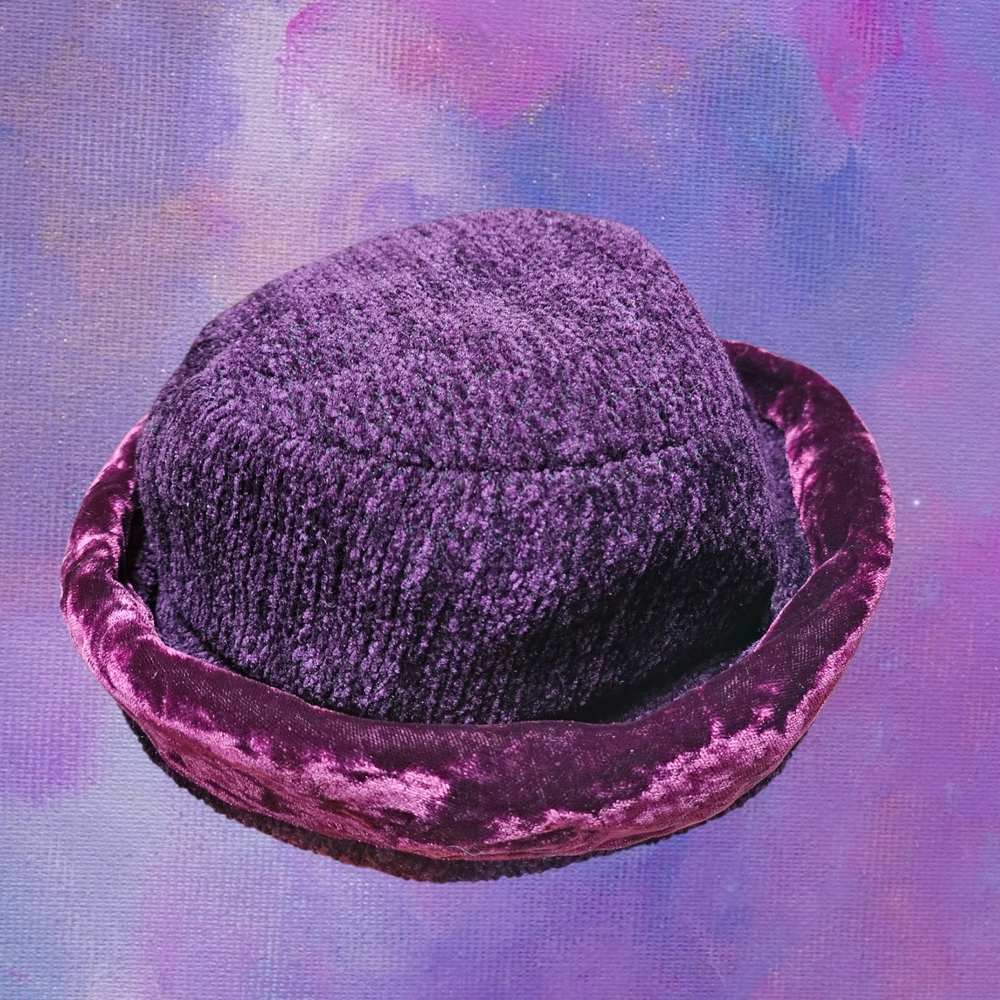Toucan Collection Elegant Purple Velvet Knit Hat